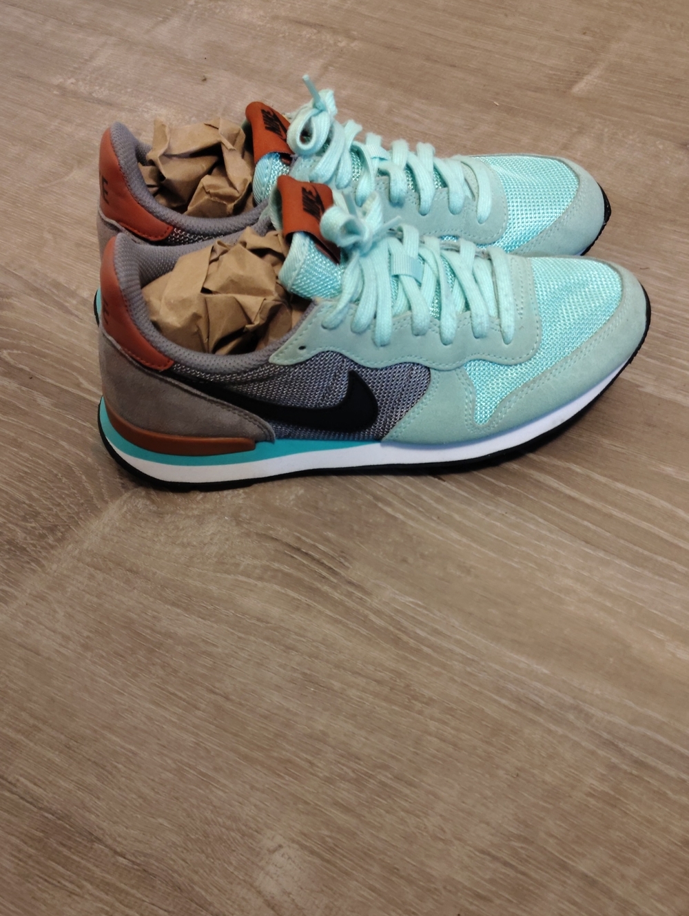Nike Women’s Mint Green and Black Sneakers with Brown Accents